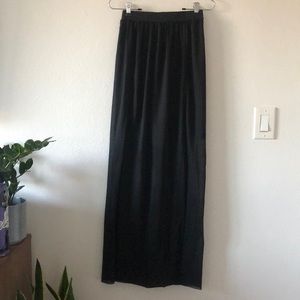 Maxi black skirt with 2 slits
